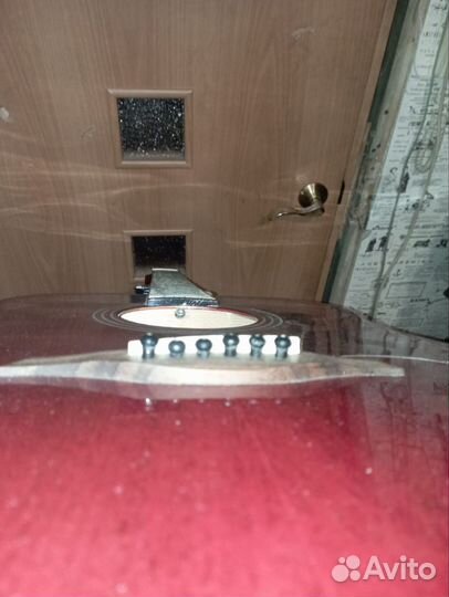 Акустическая гитара