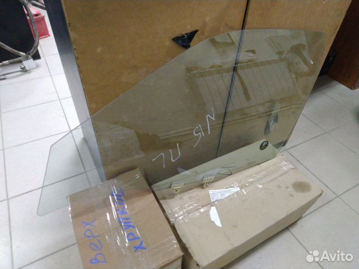 Стекло дверное Nissan Almera N15 1995-2000