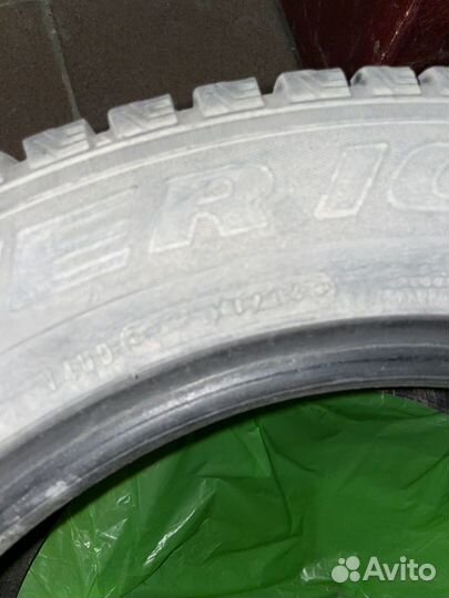 Dunlop SP Winter Ice 01 215/55 R16 204ZR