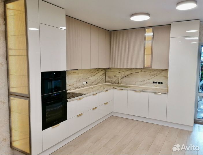 Кухня под потолок по вашим размерам