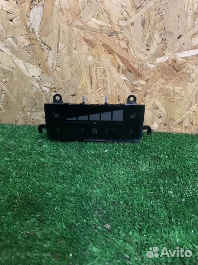 Volvo XC60 2018- блок климата задних пассажиров