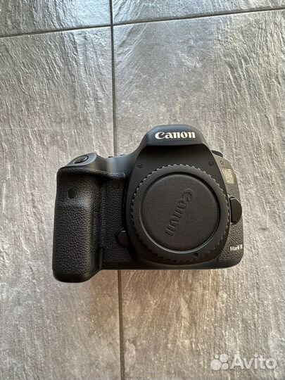 Зеркальный фотоаппарат Canon 5D mark 3