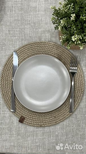 Набор сервировочных салфеток из джута корзинка