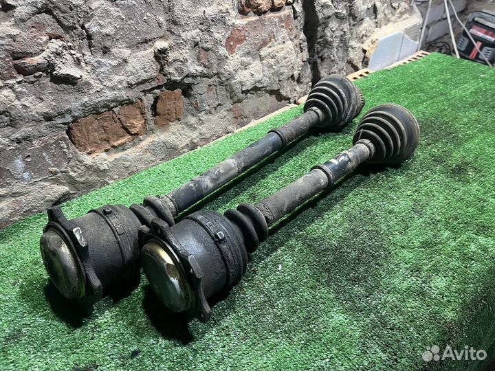 Привод передний левый правый Audi 100 C4 МКПП