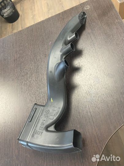 Воздуховод отопителя левый Porsche Cayenne 958 3.6