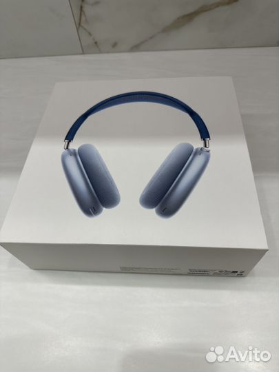 Apple AirPods Max sky blue