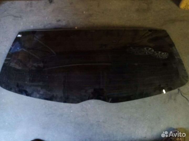 Стекло багажника Тойота корола Филдер к.141