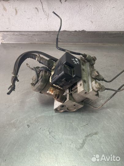 Блок абс nissan Серена c23