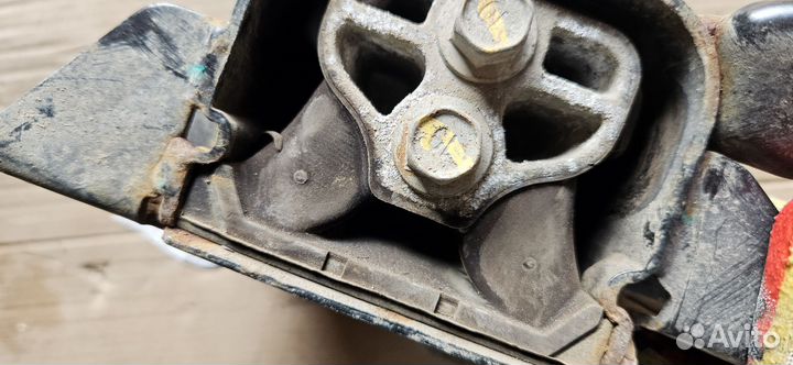 Опора двигателя левая kia rio 4 FB,x-line