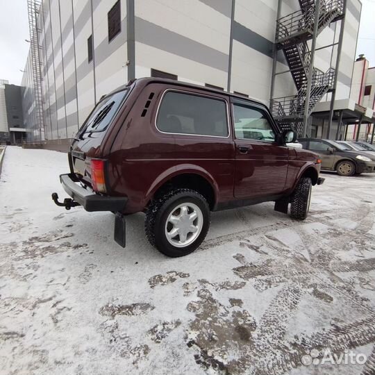 LADA 4x4 (Нива) 1.7 МТ, 2014, 185 000 км