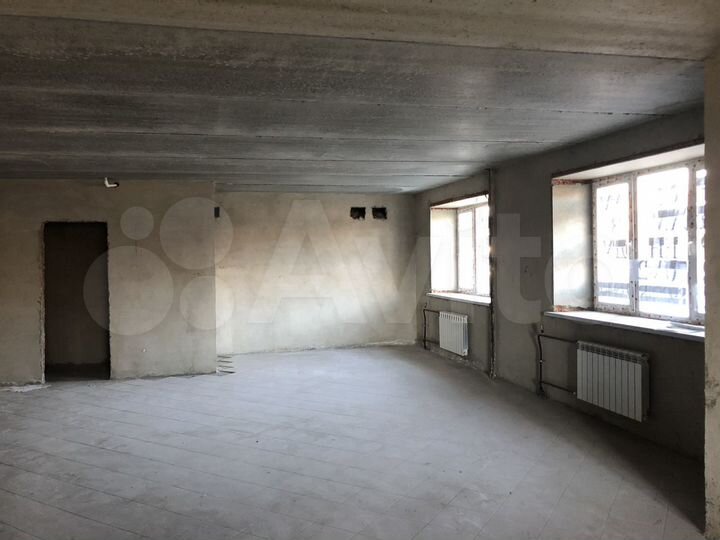 2-к. квартира, 72 м², 1/10 эт.