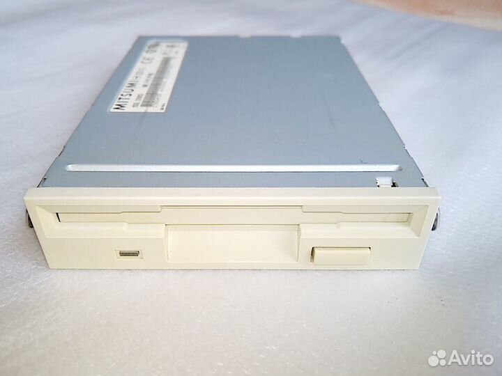 Флоппи дисковод FDD 3,5 mitsumi + крепёж