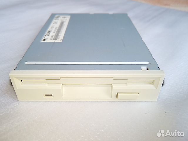 Флоппи дисковод FDD 3,5 mitsumi + крепёж