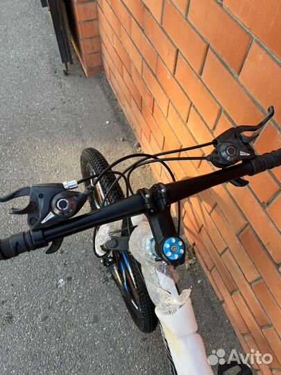 Велосипед на литых дисках новый