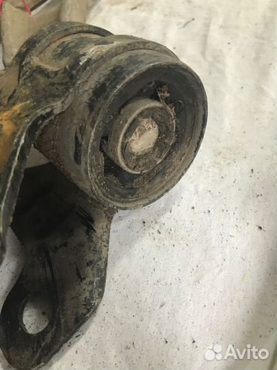 Рычаг подвески передний правый Ford Фокус 3