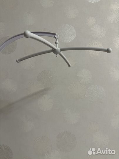 Мобиль в кроватку из фетра+муз.блок+кронштейн