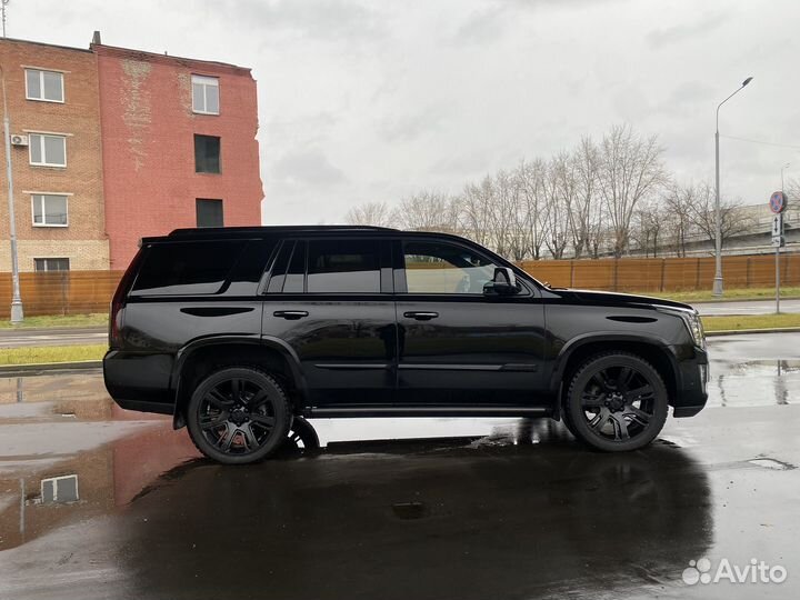 Cadillac Escalade 6.2 AT, 2018, 95 000 
