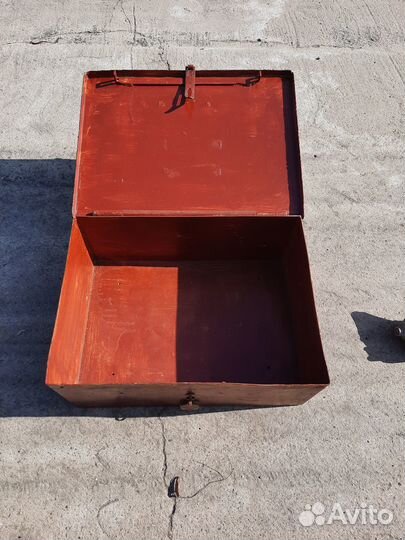 Ящик металлический
