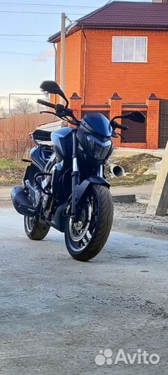 Мотоцикл Bajaj dominar 400