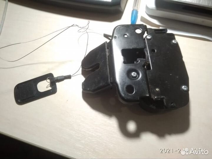 Замок крышки багажника Nissan Teana J31 2007г