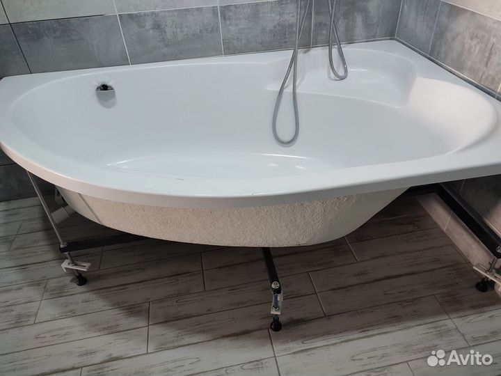 Ванная акриловая угловая,новая, 170х100