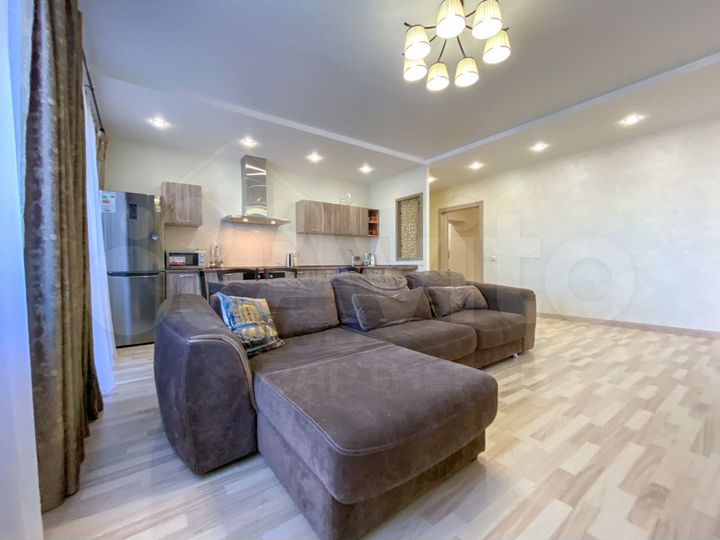 3-к. квартира, 100 м², 8/16 эт.