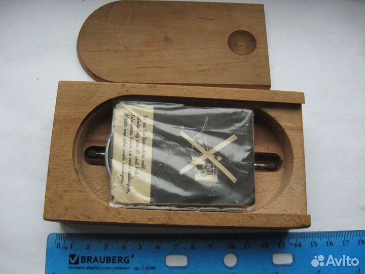 Антикварный измерительный прибор микрометр