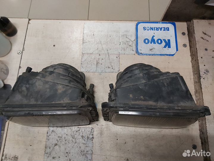 Фара левая и правая Mercedes Benz Bus 207D-410