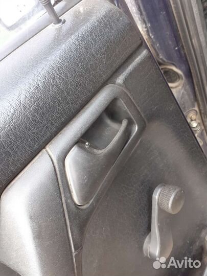 Салонная ручка двери Volkswagen Golf 3