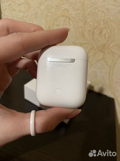 Чехол для зарядки AirPods 2
