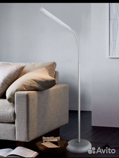 Лампа напольная новая camelion