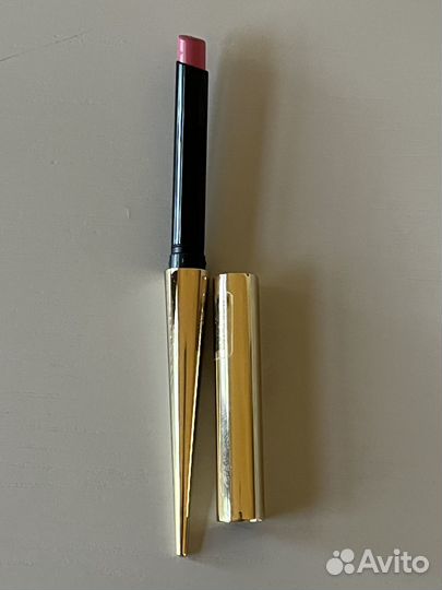 Помада Hourglass