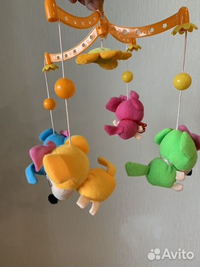 Мобиль с мягкими игрушками