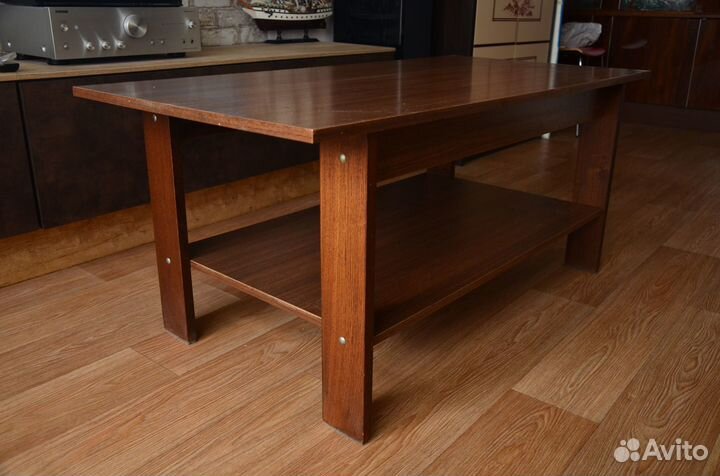 Журнальный столик