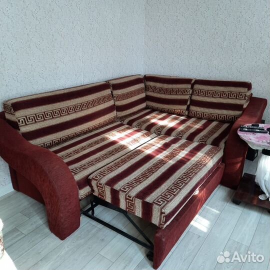 Диван угловой с ящиком