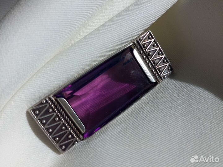 Старинная серебряная брошь с аметистом