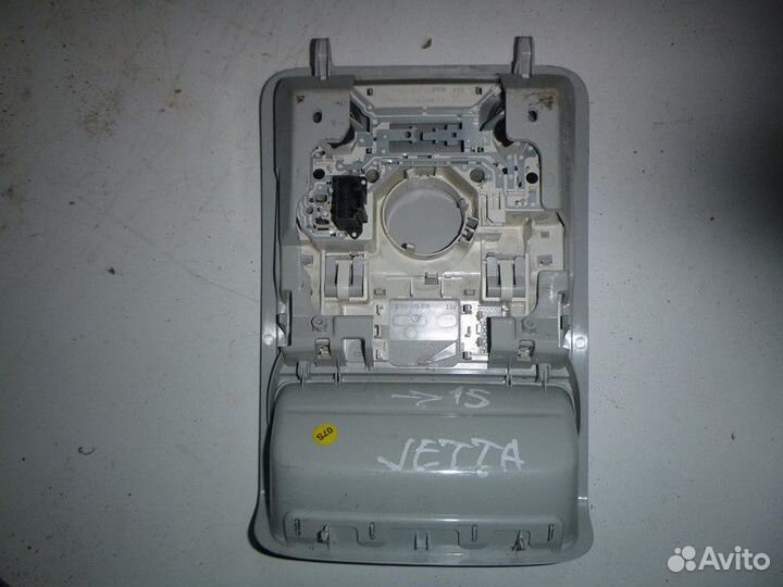 Плафон салона Volkswagen jetta 2011