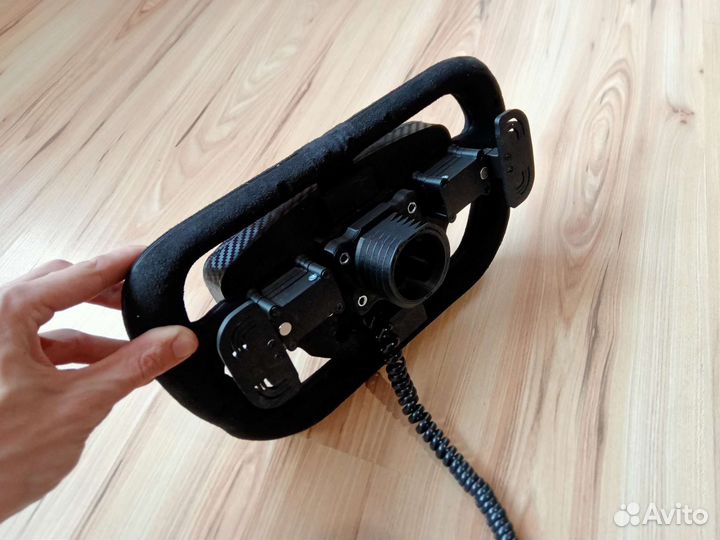 Руль штурвал logitech Thrustmaster Moza