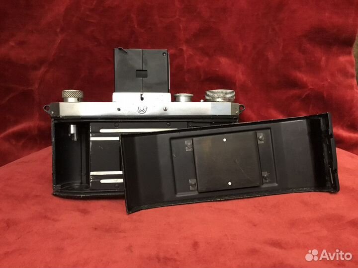 Пленочный зеркальный фотоаппарат