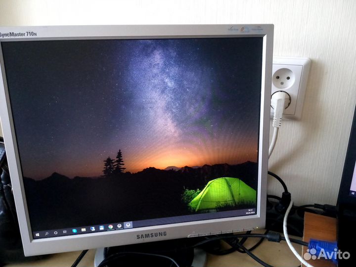 Монитор Samsung 710n