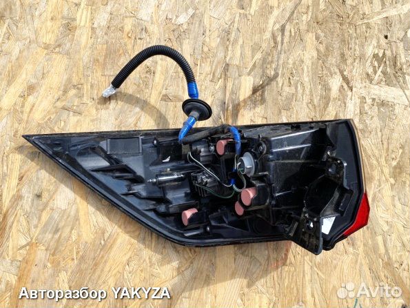 Задний левый правый фонарь Toyota Rav4 50 кузов