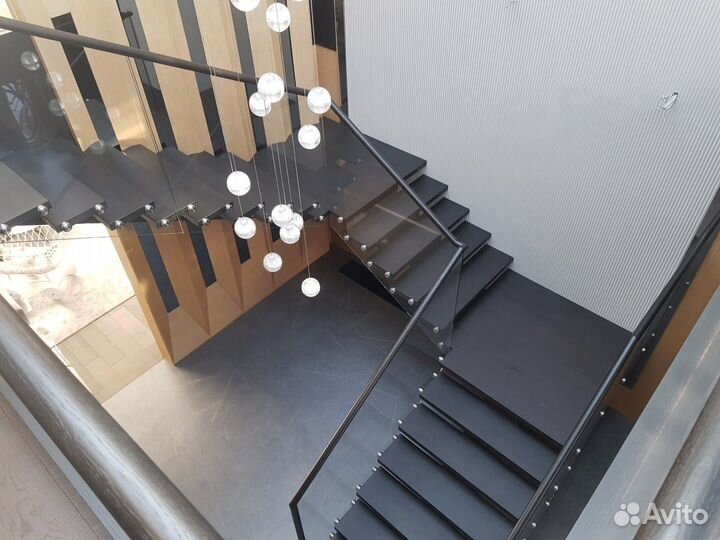 Ограждение из стекла для бизнес центра