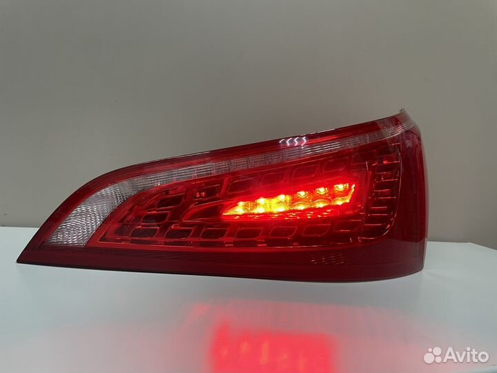 Фонарь в крышку правый Ауди Ку5 Q5 8R