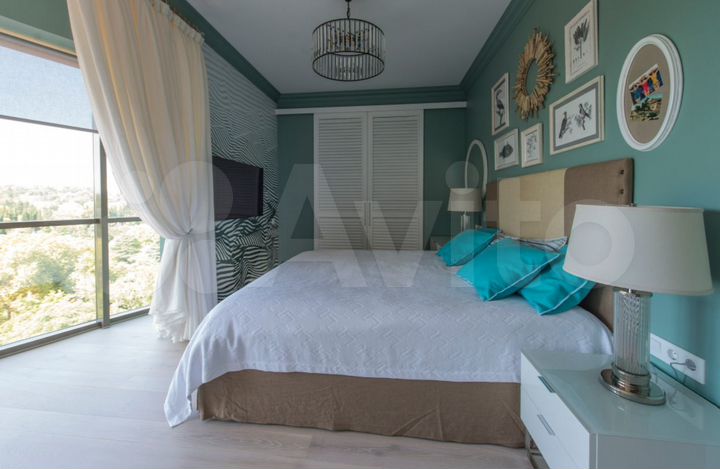 3-к. квартира, 95 м², 8/9 эт.