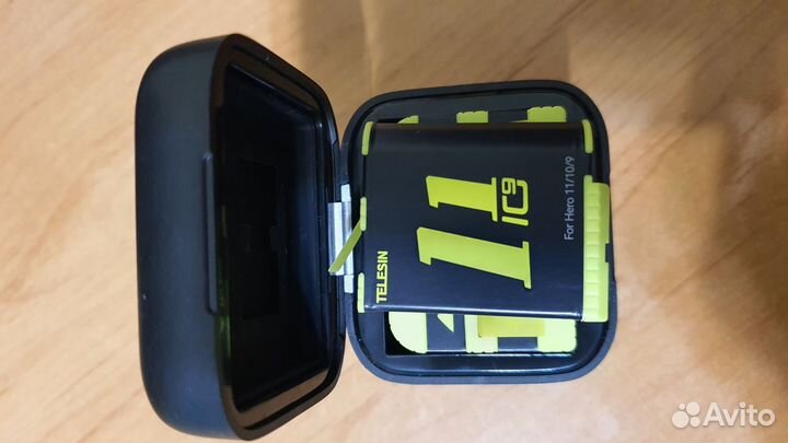 Зарядное устройство и 3 аккумулятора для Go Pro 11