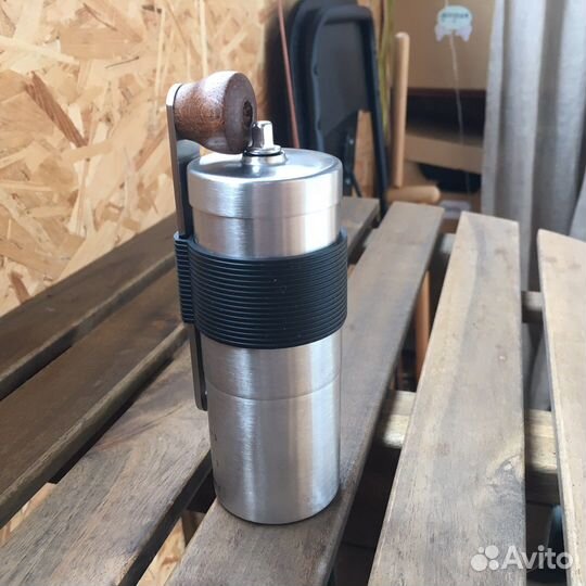 Кофемолка ручная жерновая