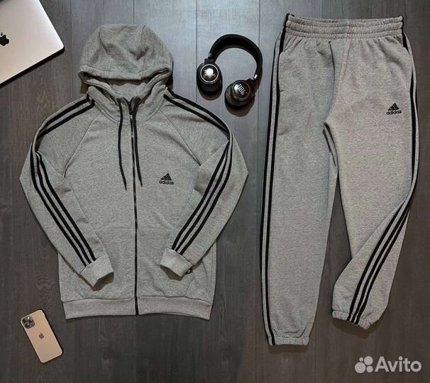 Спортивный костюм adidas