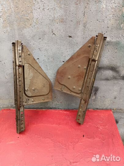 Стойка передняя левая 469-5301057, 3151-5301057-10