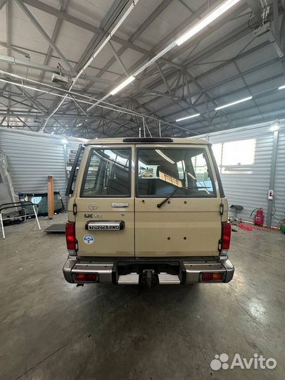 Оклейка авто пленкой Винил