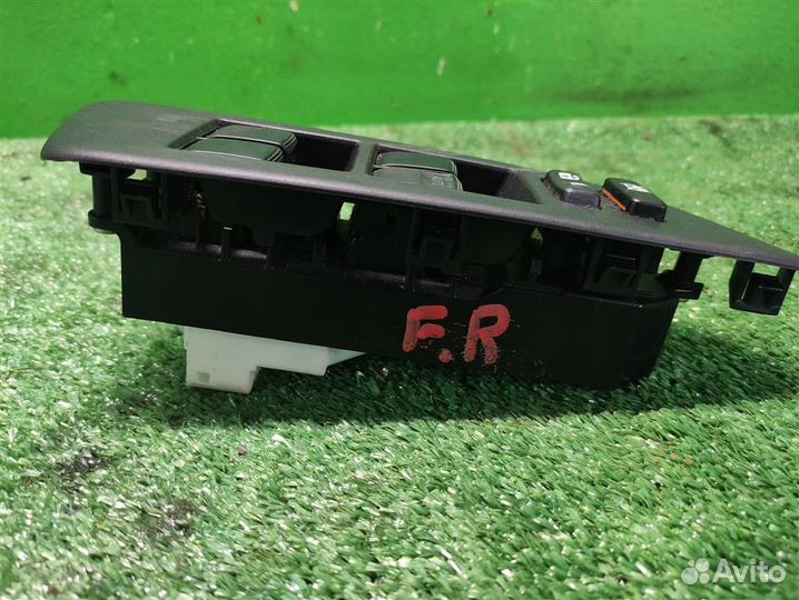 Блок управления стеклоподъемниками Toyota Auris E